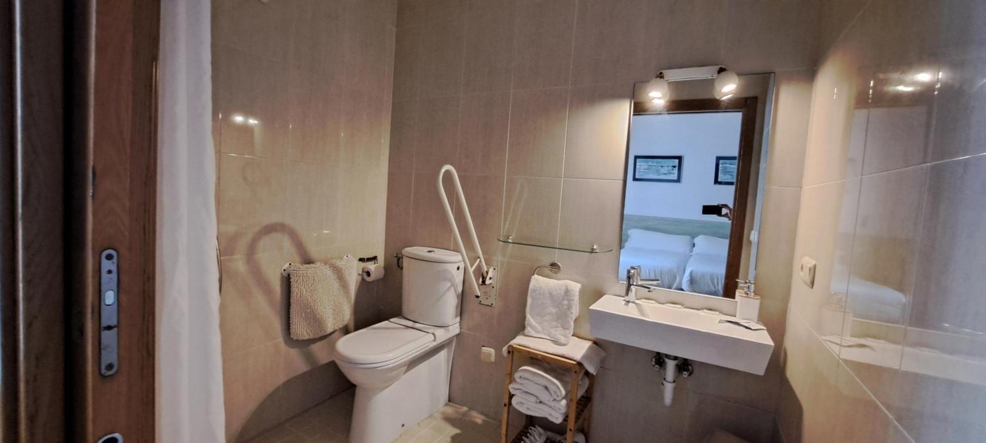 Pension Atxiki San Sebastián Cameră foto